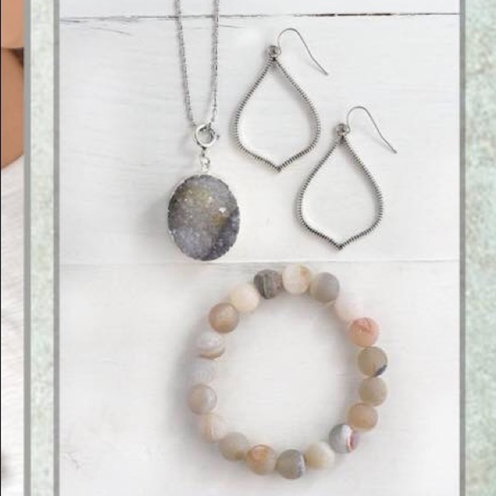 Natural stone set